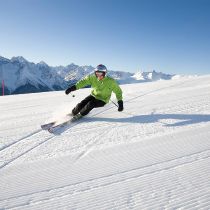 skifahrer-piste-nah.jpg